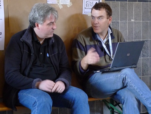 Dave Cross and Gabor Szabo near the #fosdem #perl stand on Twitpic